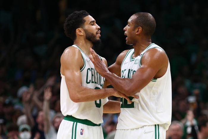 包含塔图姆爆冷击败中国队，比分优势明显引爆全场！的词条